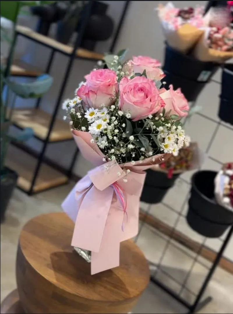 Ramo de rosas rosadas