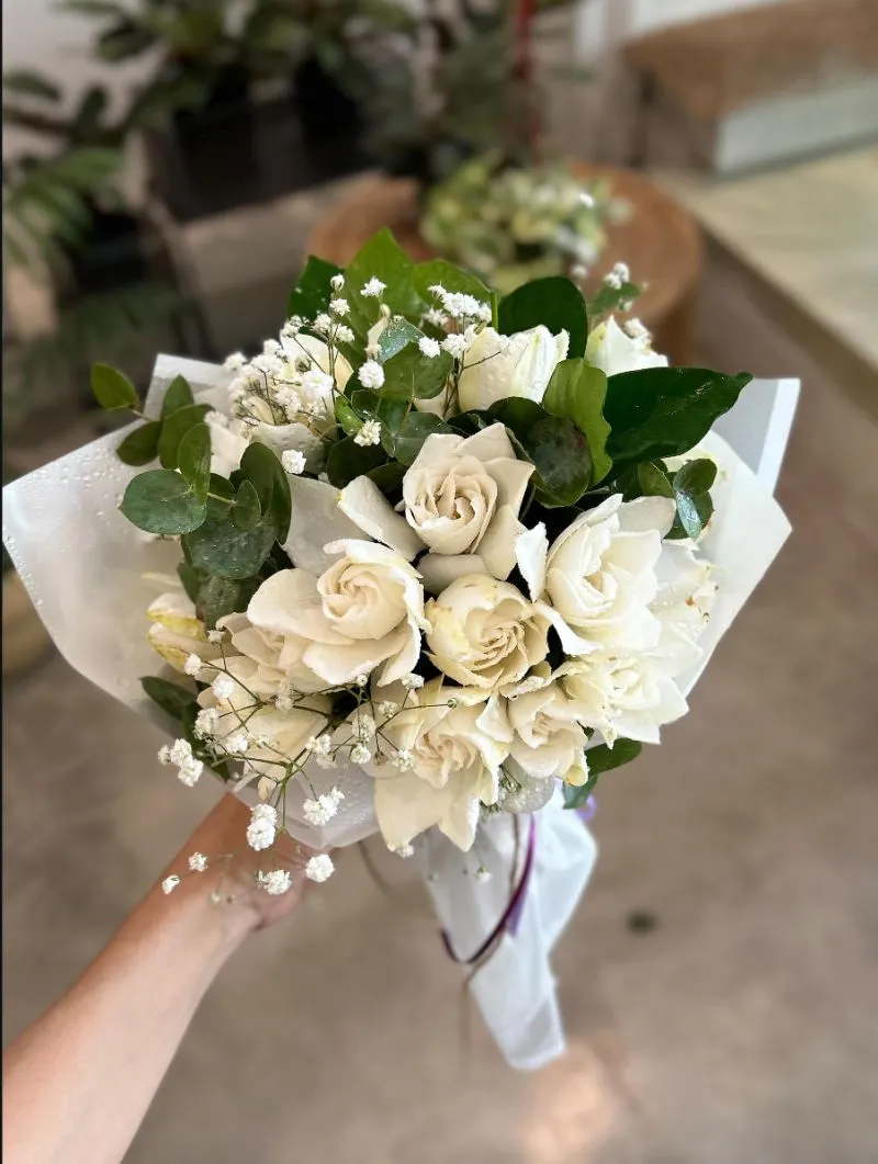 Ramo de rosas blancas
